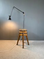 Vintage Stehlampe Hackklotz Gelenklampe Industrie Beistelltisch Baden-Württemberg - Ostfildern Vorschau