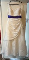 Brautkleid von Amera Vera mit Schnürrung im Rückenteil, Größe 50 Berlin - Marzahn Vorschau