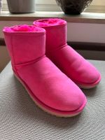 UGG Classic mini Boots Gr. 37, pink Bielefeld - Bielefeld (Innenstadt) Vorschau