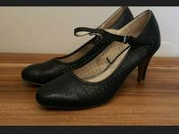 Schwarze Pumps von Bugatti Gr.38 Bayern - Baar-Ebenhausen Vorschau