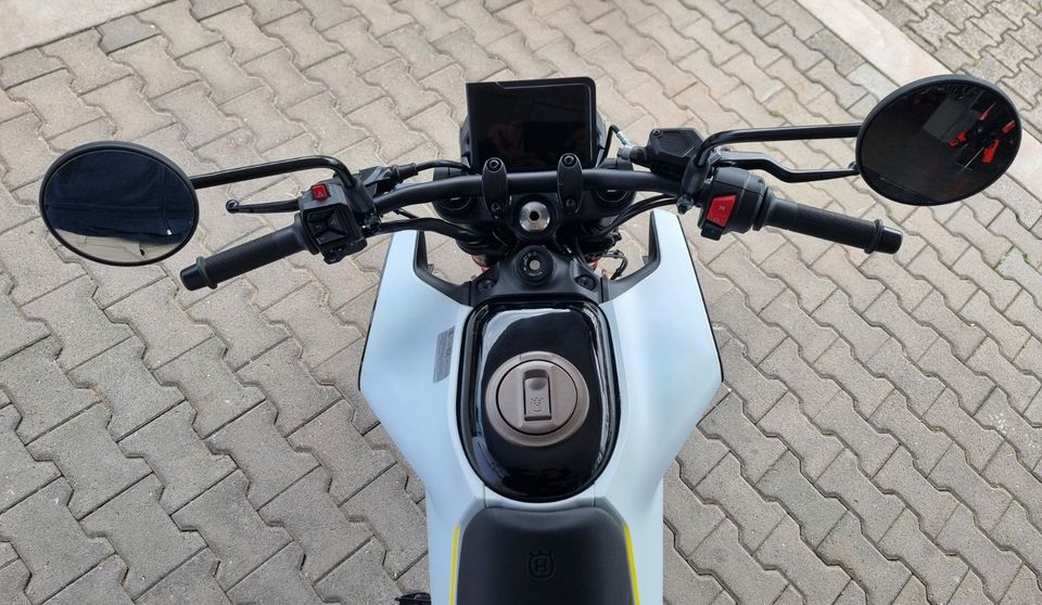 Husqvarna Vitpilen 125 2024 Modell ab 2,99% in Limburg