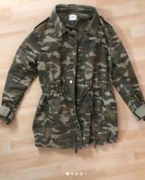 38 Jacke übergangsjacke Bundeswehr Jacke Jacke mit Tarnmuster Bayern - Mammendorf Vorschau