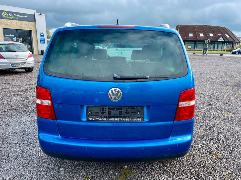 VW Touran Highline 2.0 TDI DSG (Automatik) in Sande