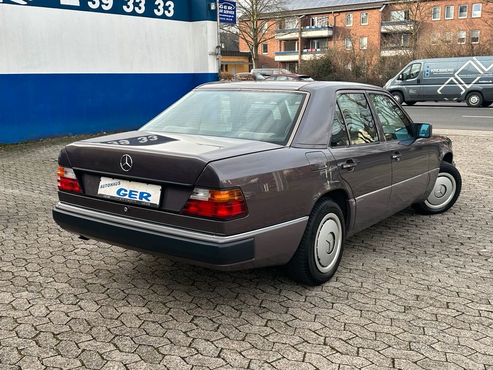 Mercedes-Benz 230 E lim. Automatik 1. Hand H-Zulassung in Krefeld