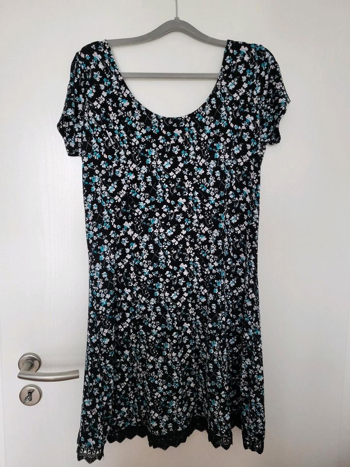 Kleid Sommerkleid Gina Größe 40 in Groß Kreutz