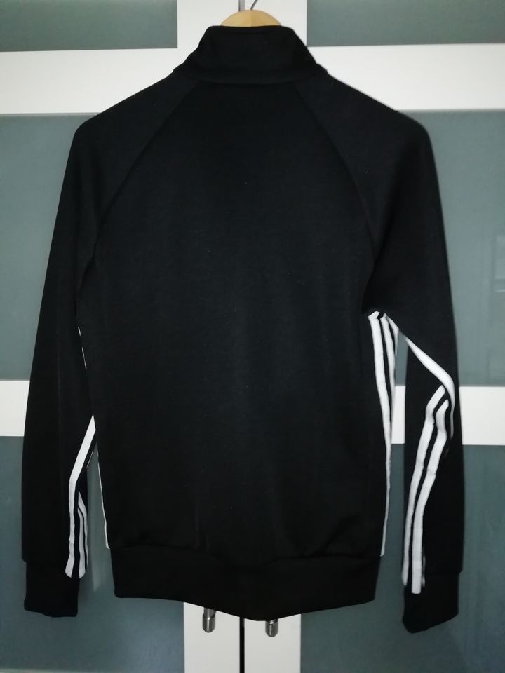 adidas Originals - Trainingsjacke - Gr.S - schwarz - getragen in Senftenberg