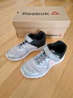 Turnschuhe Sportschuhe Hallenschuhe Reebok Größe 31 Köln - Esch/Auweiler Vorschau