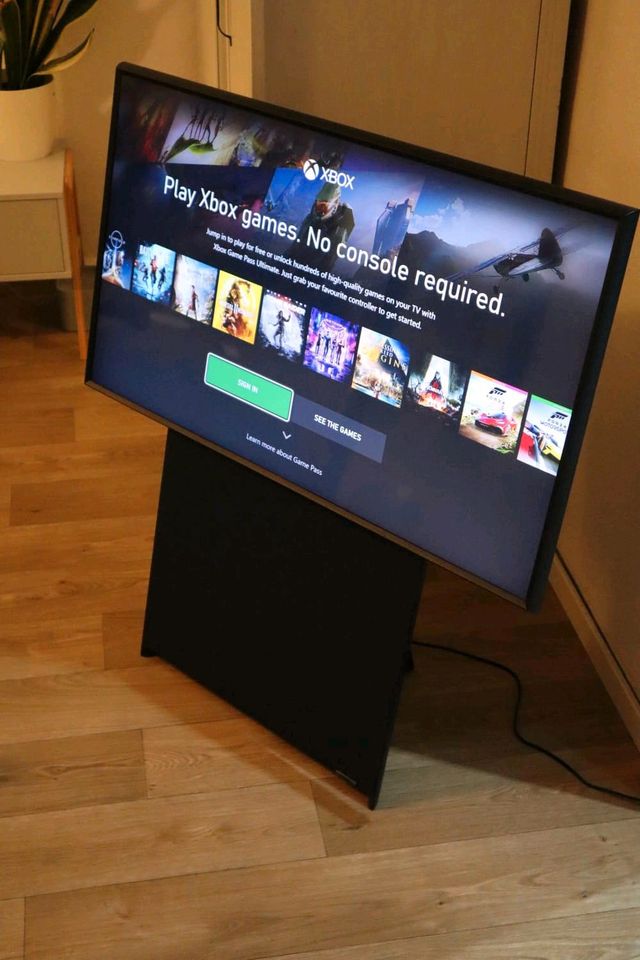 SAMSUNG The Sero  QLED 4K Smart TV drehbarer Bildschirm in Coburg