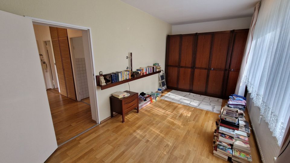 Freie Wohnung mit Stellplatz direkt am Schloß Charlottenburg! in Berlin