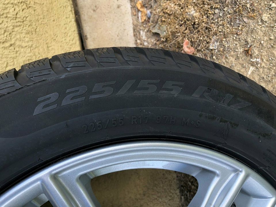 Komplettradsatz NEU Mercedes Winterreifen Pirelli 225x55 in Herrenberg