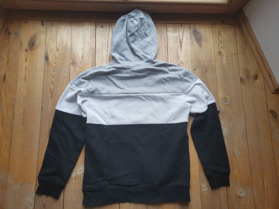 2 Hoodies H&M Größe 158/164 in schwarz-grau-weiß in Hohenwart