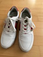 Weiße Sneaker mit Perlendetails  von Marco Tozzi Kr. München - Neuried Kr München Vorschau
