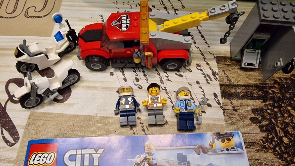 Lego City Set 60137 Raubüberfall mit BA in Altenbeken