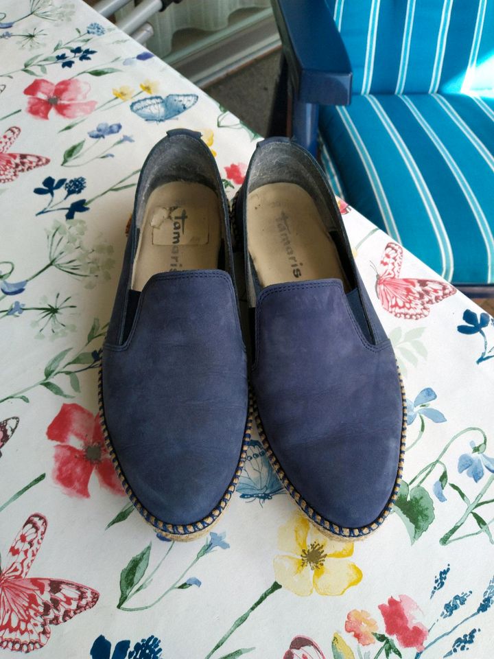 Slipper von Tamaris, Nubukleder blau, Gr. 39 in Kölln-Reisiek