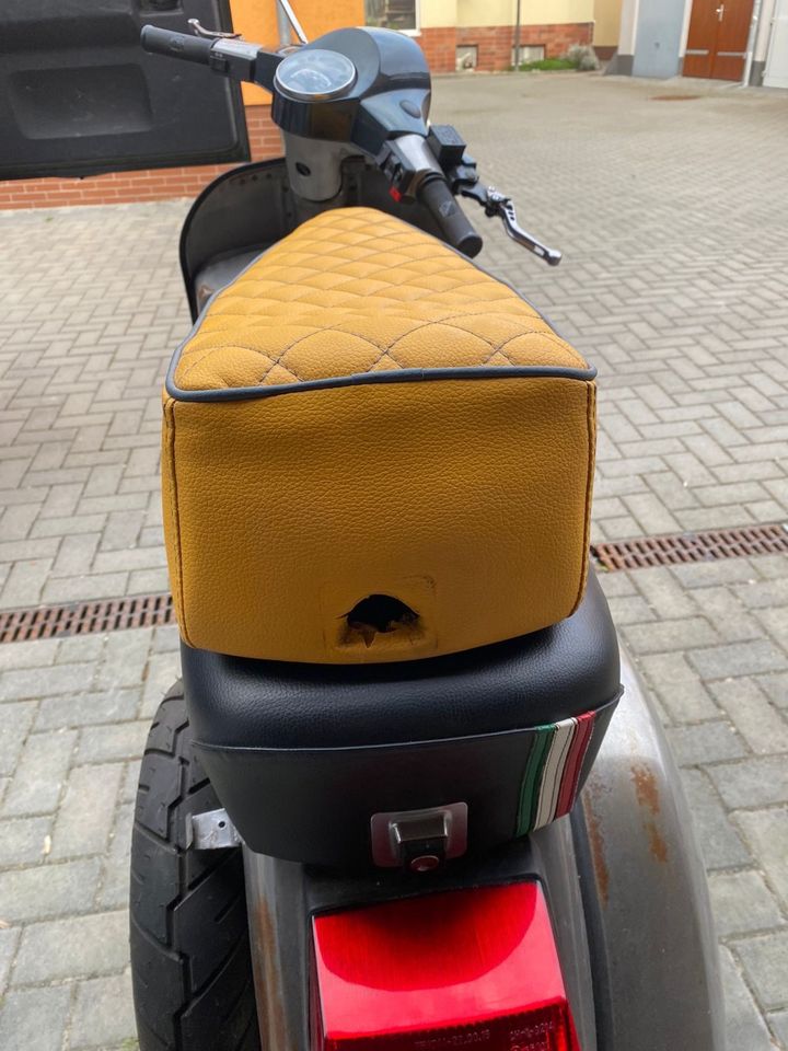 Sitzbank Vespa PX 200 in Berlin