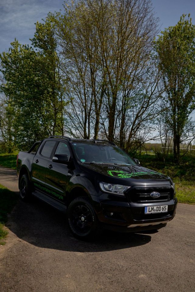 Ford Ranger Black Limited Edition in Brechen