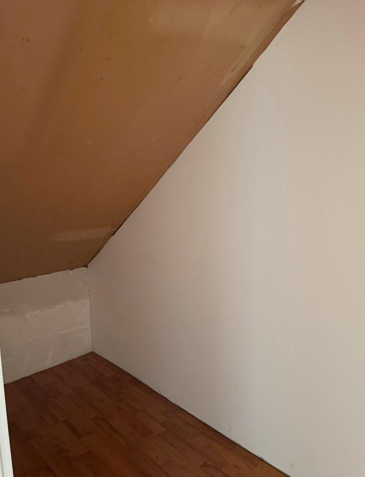 Schöne moderne gut geschnittene Dachgeschoss Wohnung mit EBK in Marl