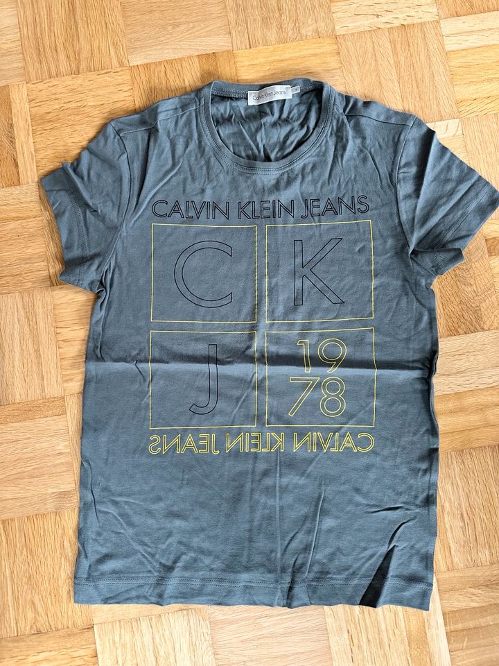 Calvin Klein T-Shirt in Gr. S, neu in Feldkirchen