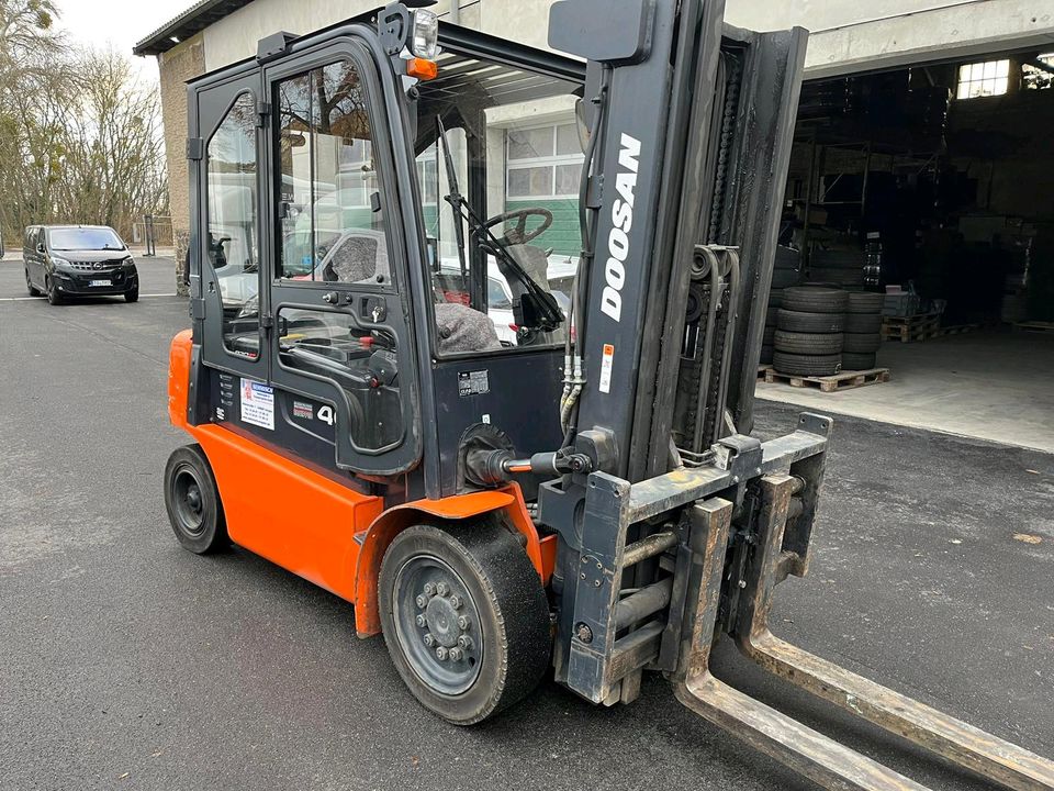 Doosan Elektro Stapler Gabelstapler 4t in Torgau