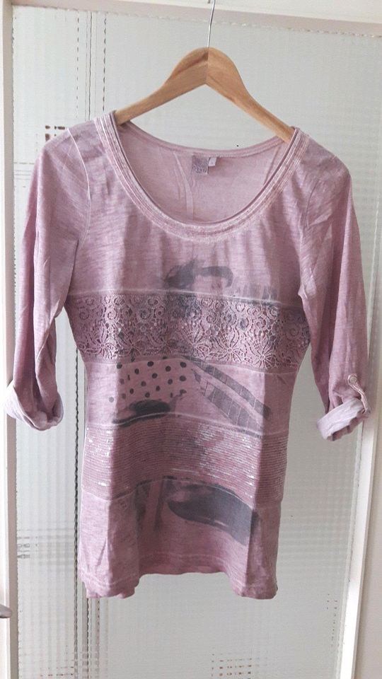 Shirt in zartem rosa mit Pailletten und Spitze, liberty Gr. 36 in Lichtenfels