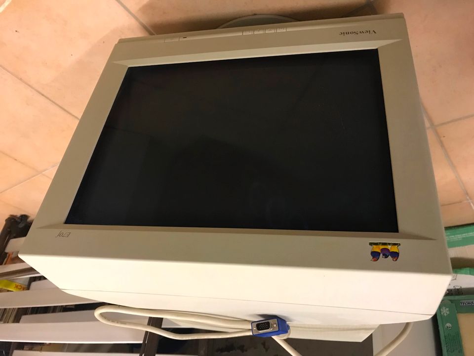 Monitor Vintage View Sonic 17“ E70f in Leverkusen