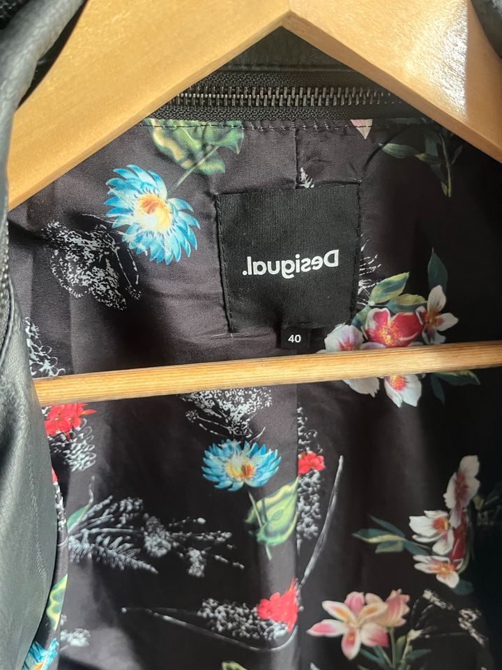 Desigual Jacke in Essen