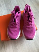 Neue ungetragene Nike Turnschuhe Gr 35,5 Laufschuhe Sportschuhe Hessen - Hünfeld Vorschau