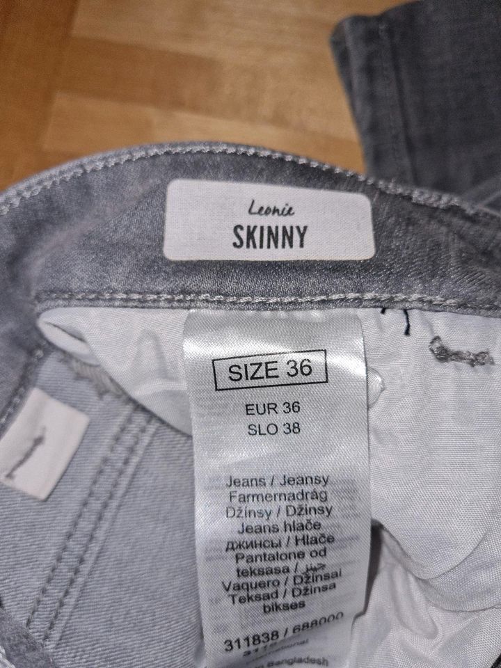 Neu & ungetragen: 7/8 Skinny Jeans grau Gr. 36 / S in Dresden
