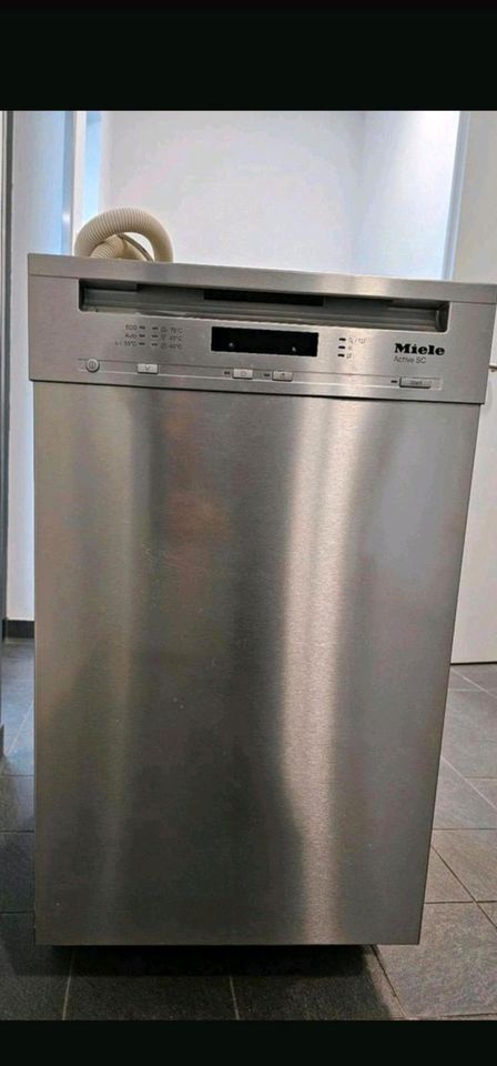 Miele Spülmachine G4620 SC Active Dishwasher Freestanding/A in Schwalbach a. Taunus