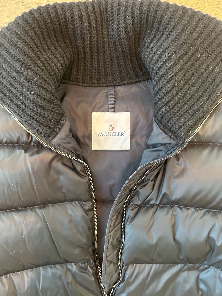 Original Moncler Mantel/Jacke in Kaarst