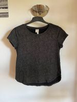 Schwarzes Shirt mit weißem Muster  von H&M Gr. S Kr. Altötting - Töging am Inn Vorschau