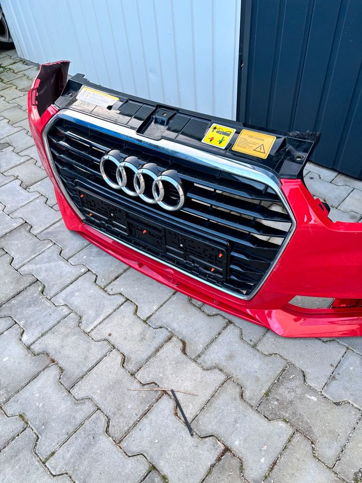 Audi a1 Stoßstange vorne 8xa807755a rot Hammer in Mannheim