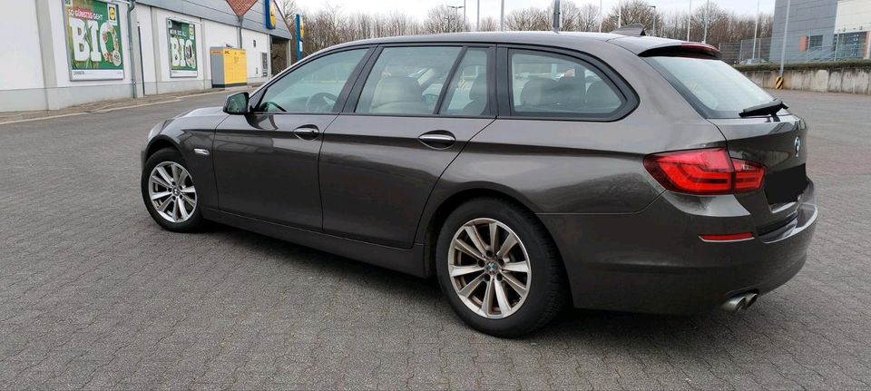 BMW 520d Touring NEUE TÜV bis 2026 in Paderborn