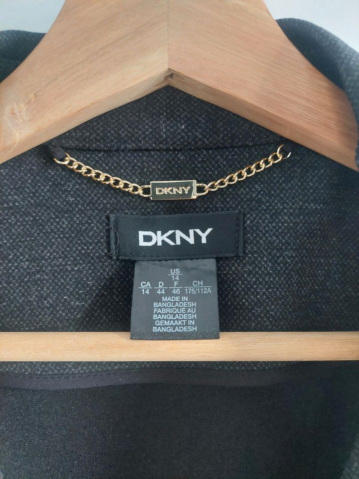 DKNY Jacke Softshell Jacke Größe 44 in Fürth