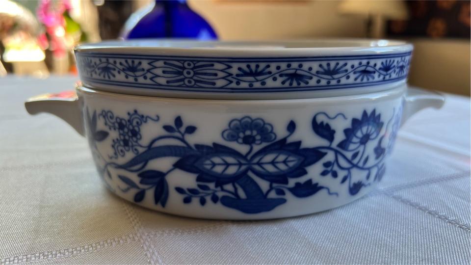 Hutschenreuther Auflaufform mit Deckel Zwiebelmuster 15,5 cm in Wangen im Allgäu