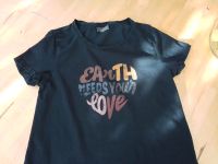 T-Shirt, gr. 152 / 158 ?   "Earth needs your love" Nordrhein-Westfalen - Alfter Vorschau