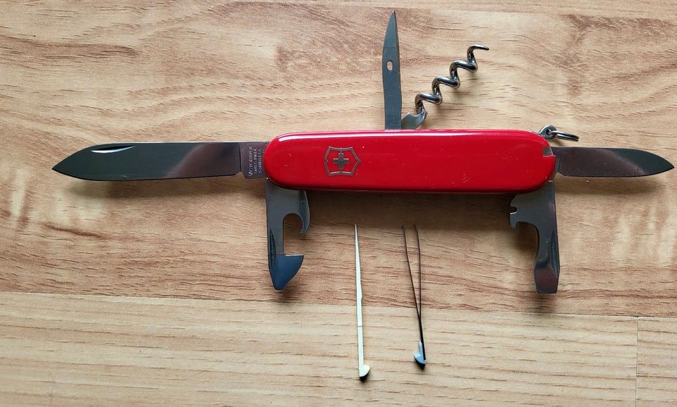 Victorinox Schweizer Taschenmesser Spartan rot ALT NEU in Roßdorf