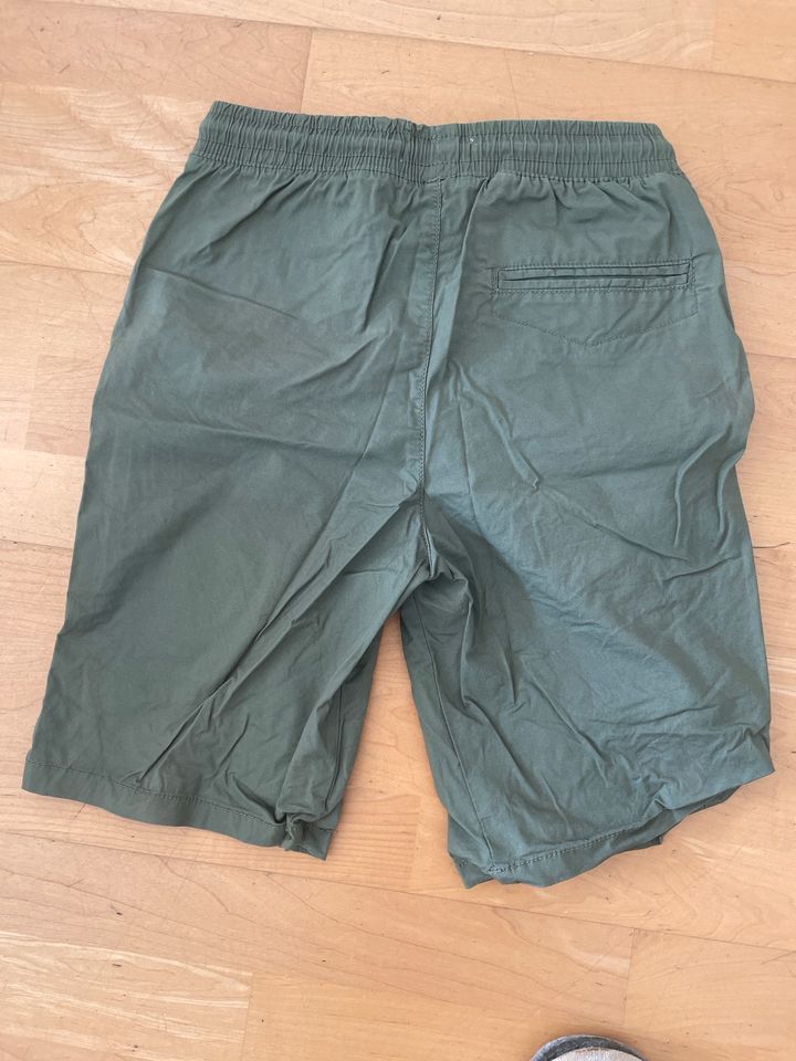 Kurze Hose / Short für Jungs Größe 140 in München