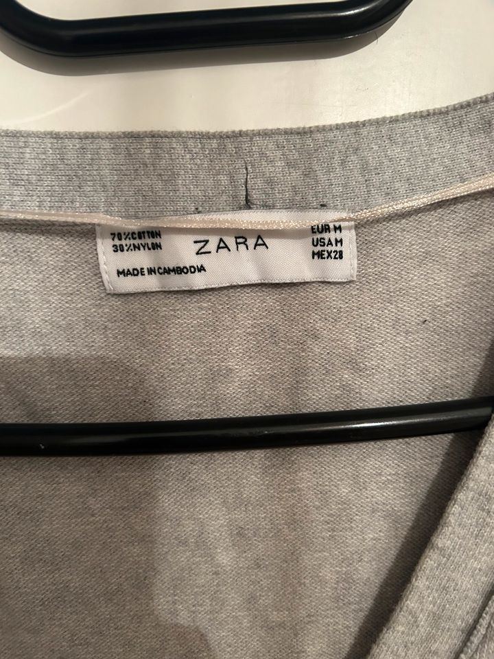 Cardigans Zara H&M unterschiedliche Farben Größe M grau blau in Brühl