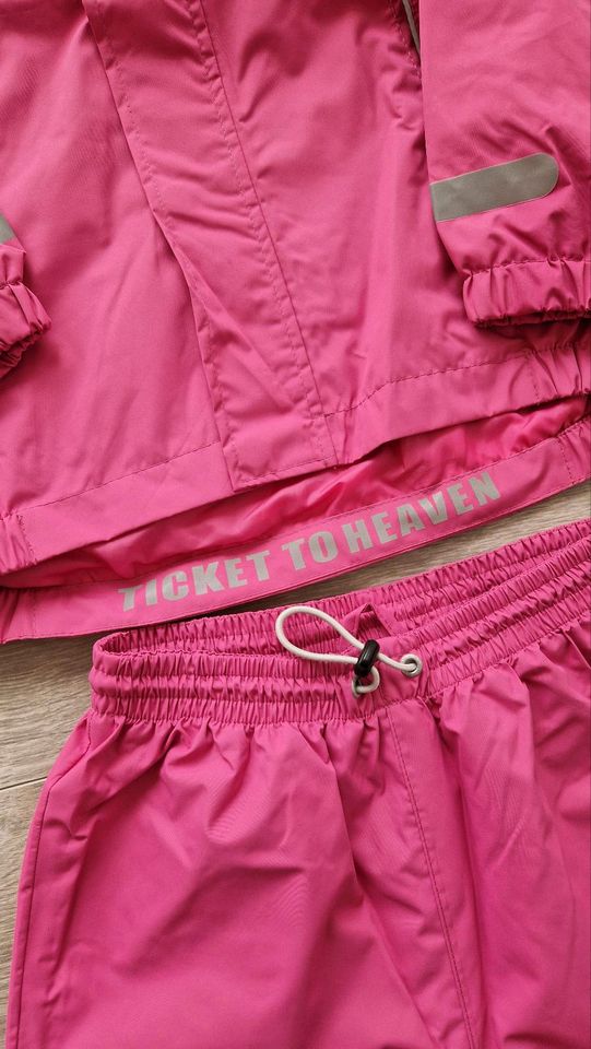 Neu "Ticket to heaven" Regenanzug, Matschanzug, Matschhose, pink in Viersen