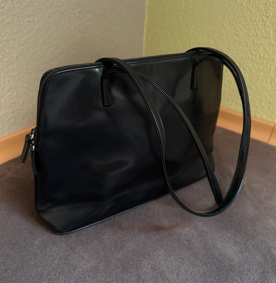 L. Credi Handtasche, schwarz, in Stade