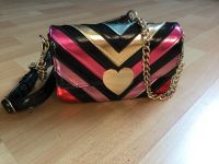 Wunderschöne Victoria Secret Handtasche Clutch Tasche Neuwertig Nordrhein-Westfalen - Rödinghausen Vorschau