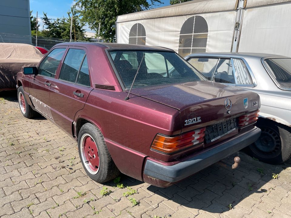 Mercedes 190 W201 Oldtimer Teile ROSSO Schlachtfest Ersatzteile in Köln Vogelsang