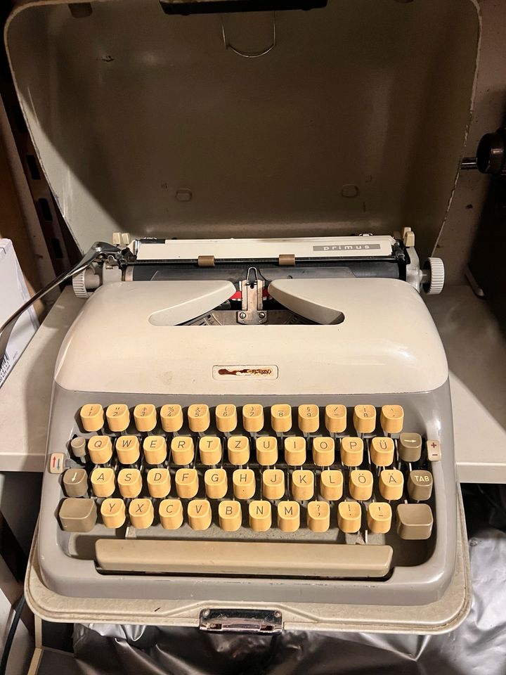 Primus Schreibmaschine Defekt in Sindelfingen