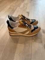 Bugatti sneaker 39 neuwertig beige schwarz Niedersachsen - Diepenau Vorschau