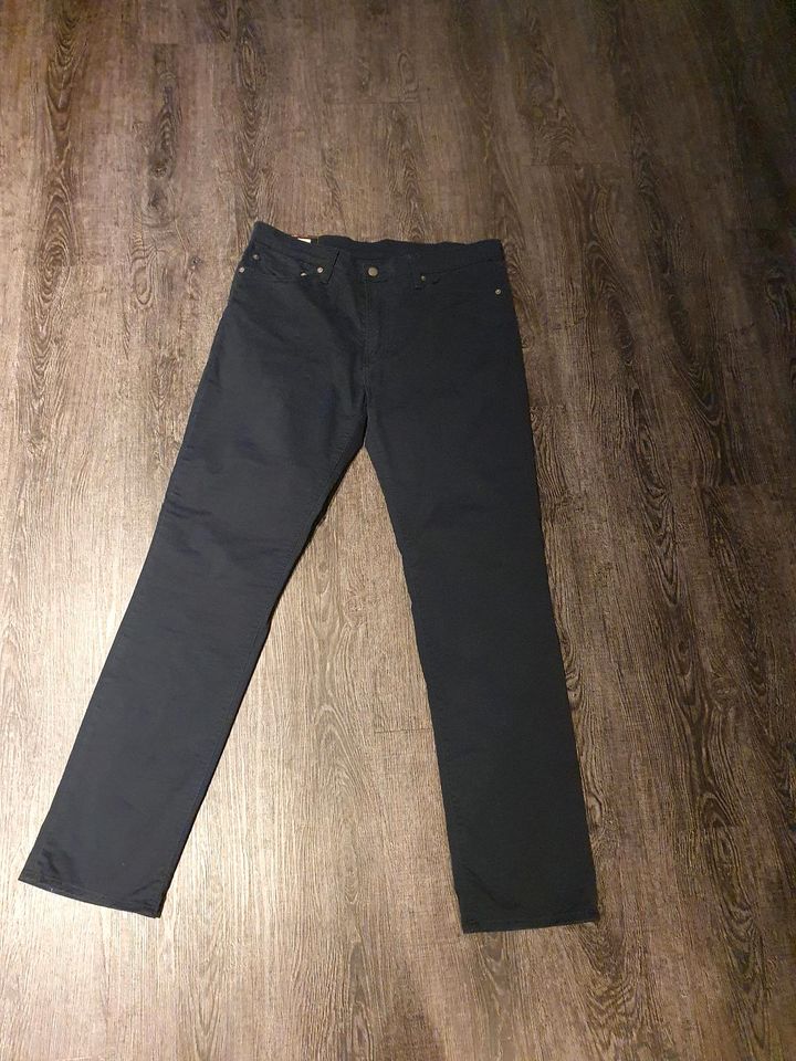 Levi's 511 dunkelblau 36/34 in Neuwied