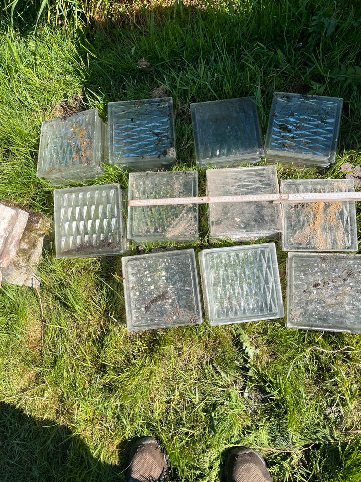 Elf Glas Fenster Fliesen zu verschenken in Kr. Dachau Bergkirchen