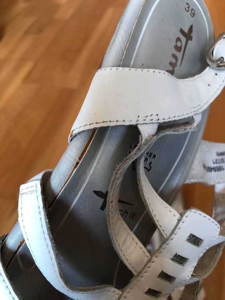 Sandalen Römersandalen weiß Gr. 39 mit Absatz Tamaris in Bayern - Grafrath  | eBay Kleinanzeigen ist jetzt Kleinanzeigen