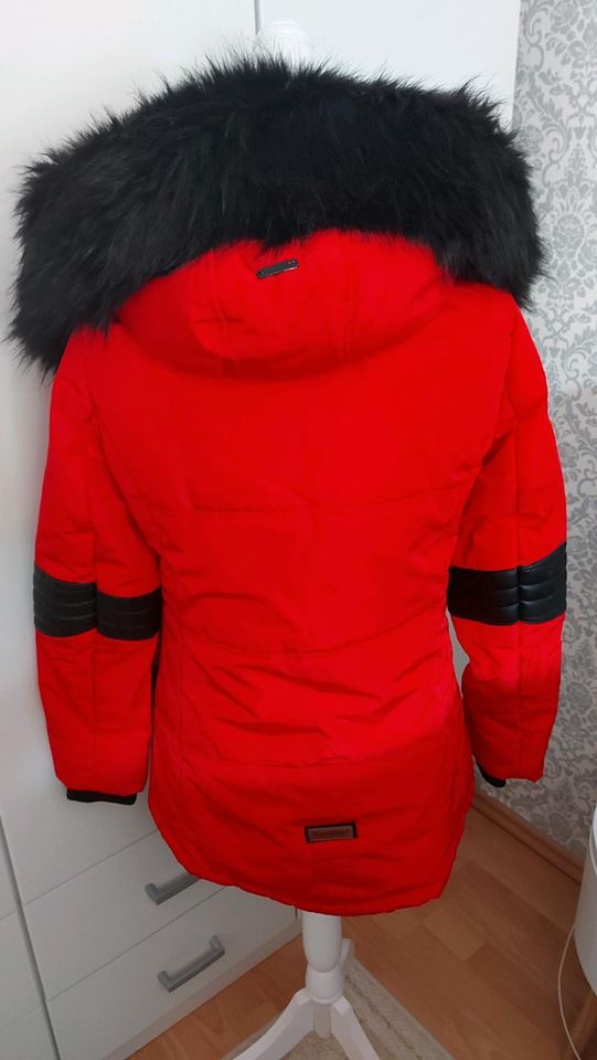 Warme Winterjacke Navahoo in rot Neu Gr. S in Dinklage