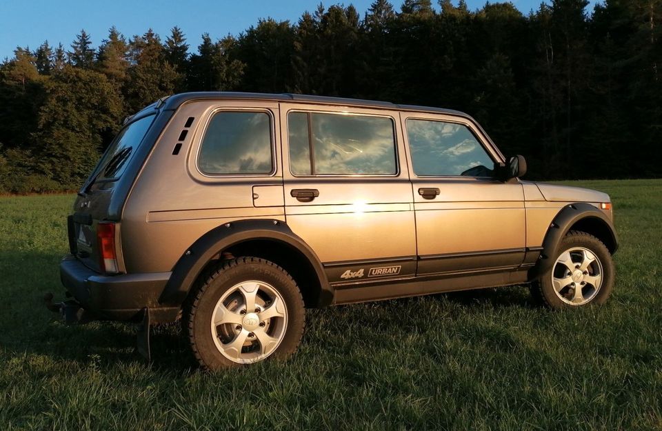 Lada Niva Urban 4x4 Urban in Lauterhofen